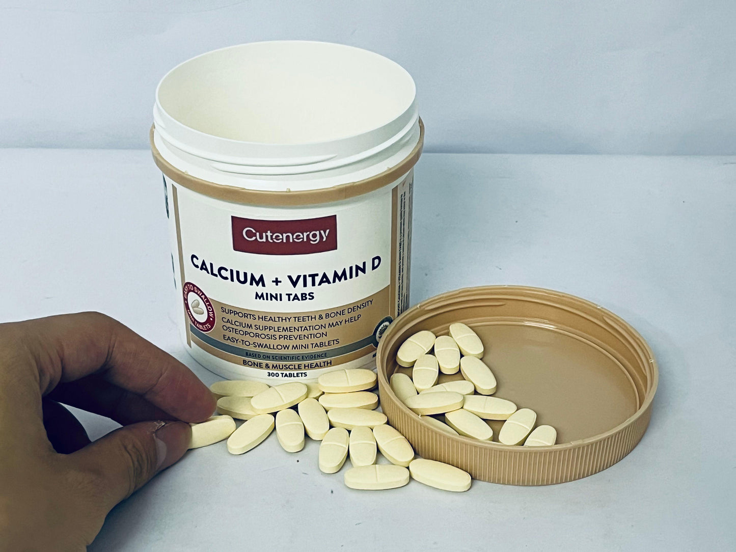 Cutenergy Calcium with Vitamin D3 and Citrate 830mg | Supplement for Women & Men | Bone Strength Support | Calcio | 300 Tablets | 2-Month Supply