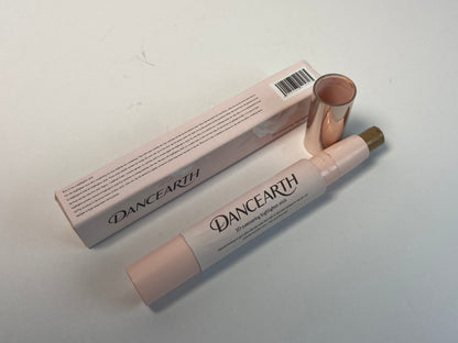 DANCEARTH  Highlighter make-up, Vegan Formula, Easy to Use, Glides on Effortlessly, Non-Greasy, Doesn't Crease, 0.21oz