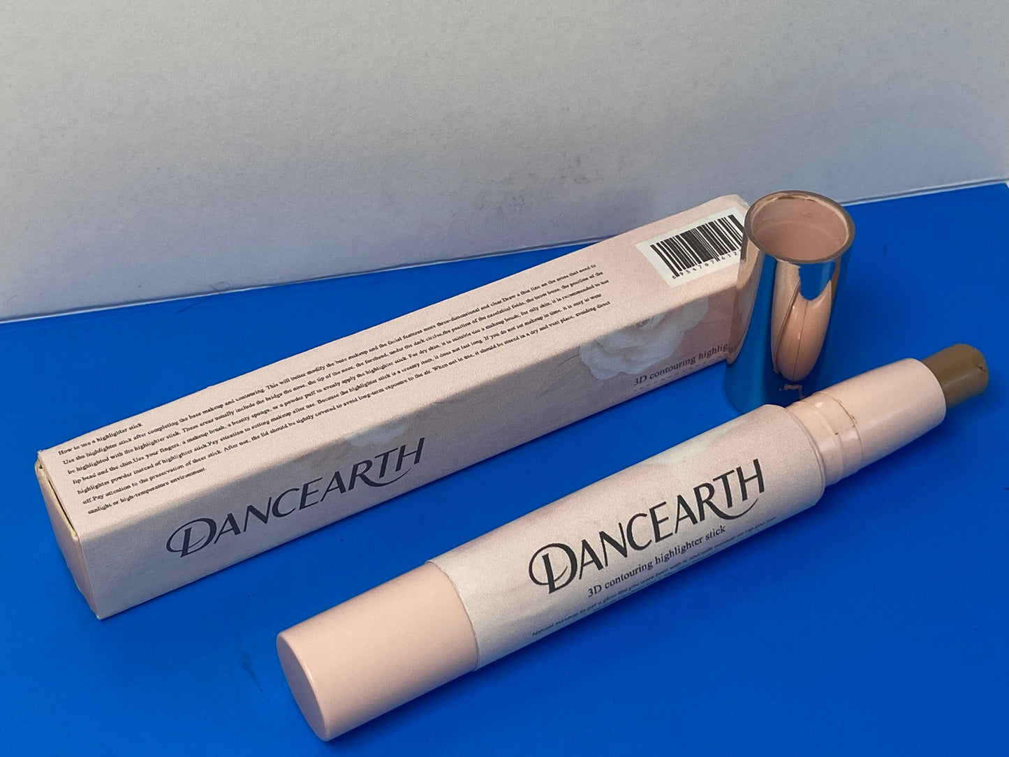 DANCEARTH  Highlighter make-up, Vegan Formula, Easy to Use, Glides on Effortlessly, Non-Greasy, Doesn't Crease, 0.21oz