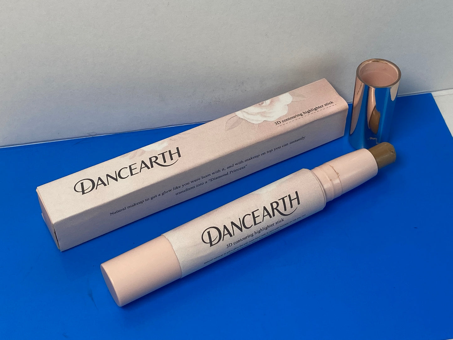DANCEARTH  Highlighter make-up, Vegan Formula, Easy to Use, Glides on Effortlessly, Non-Greasy, Doesn't Crease, 0.21oz