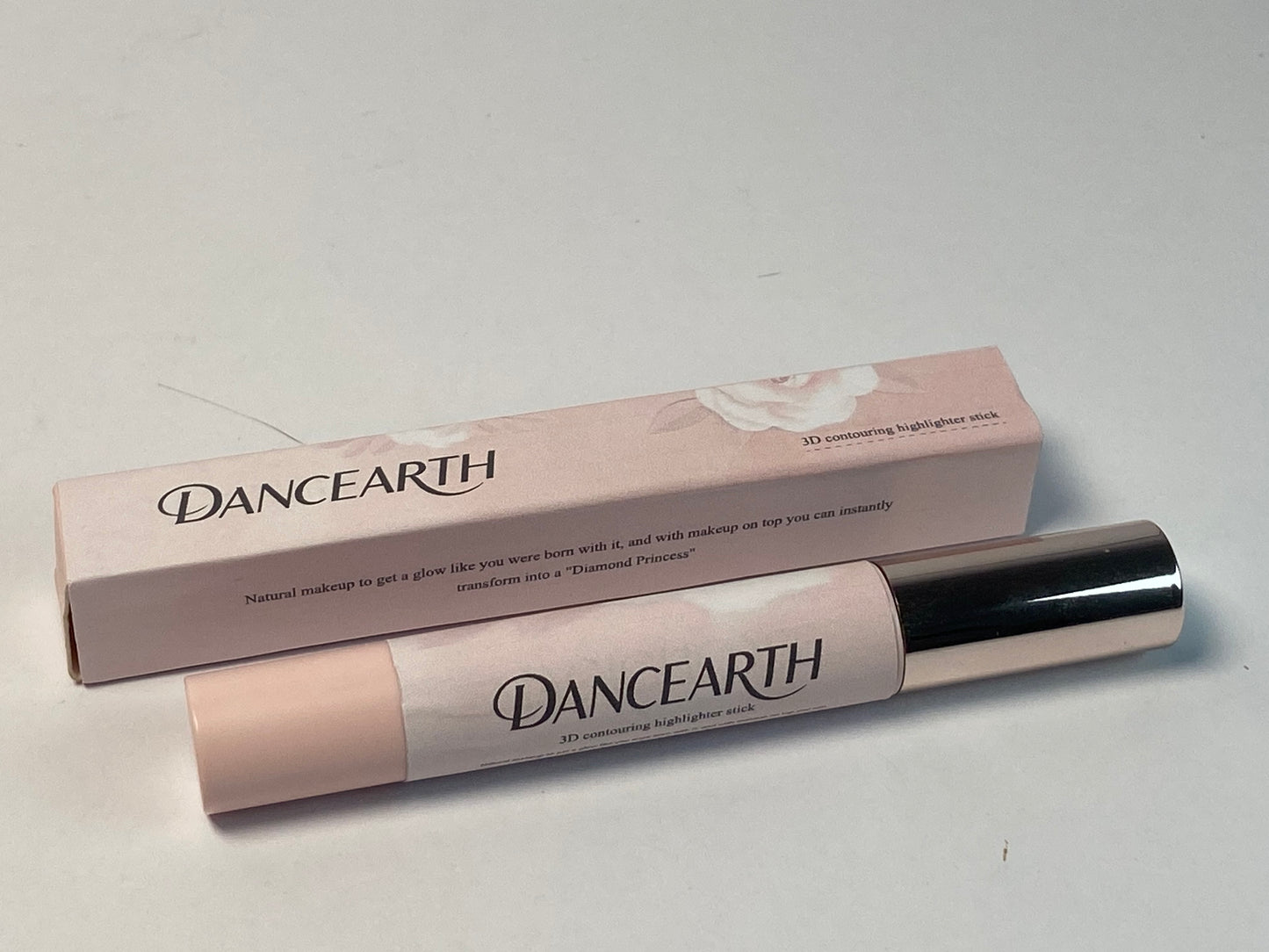 DANCEARTH  Highlighter make-up, Vegan Formula, Easy to Use, Glides on Effortlessly, Non-Greasy, Doesn't Crease, 0.21oz