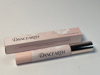 DANCEARTH  Highlighter make-up, Vegan Formula, Easy to Use, Glides on Effortlessly, Non-Greasy, Doesn't Crease, 0.21oz