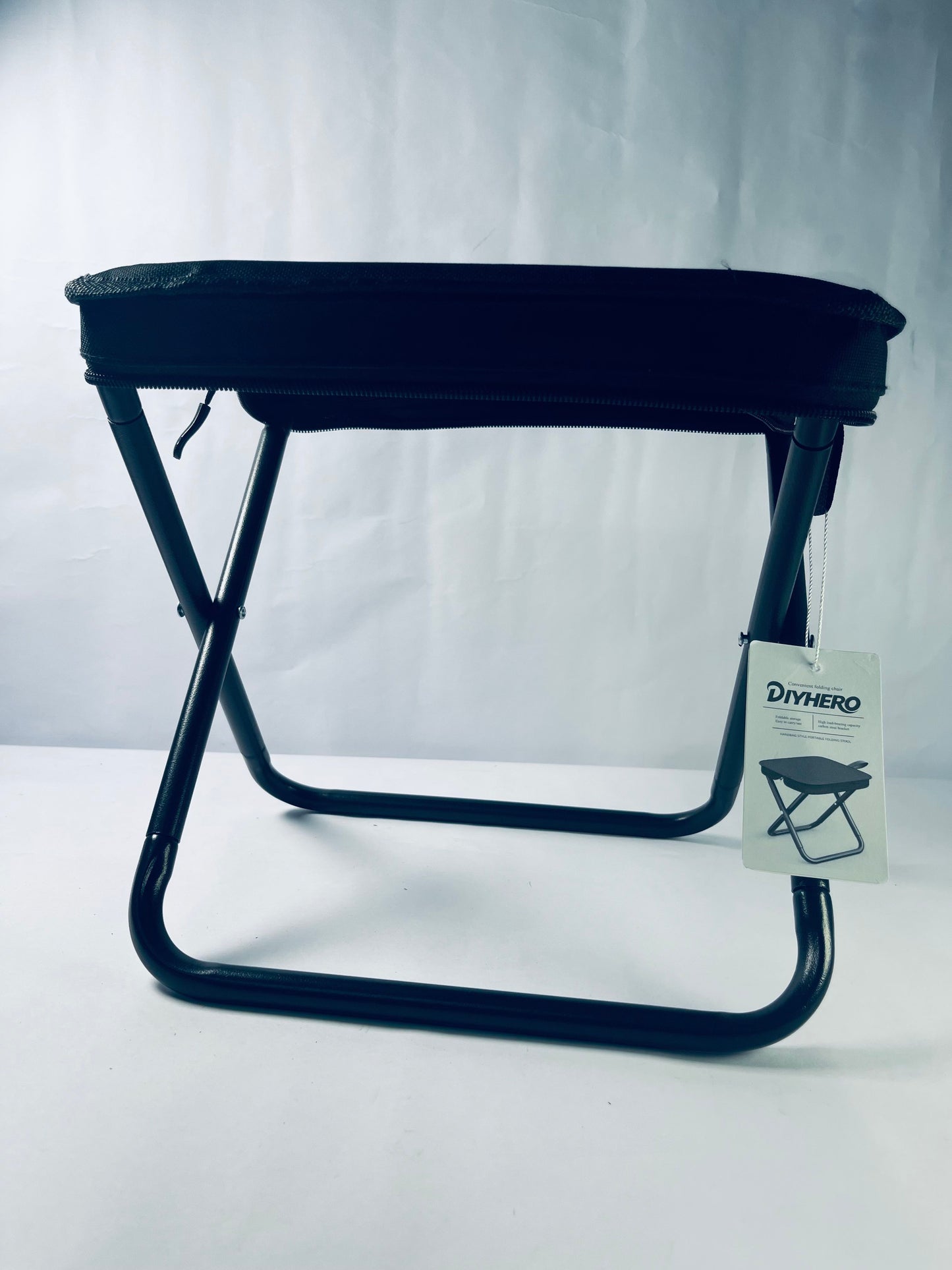 DIYHERO Comfortable Folding Chairs,Fabric Upholstered Event Chairs,Suitable for indoor and outdoor use,Compact Design for Camping, Beach, Picnics, and Outdoor Events.