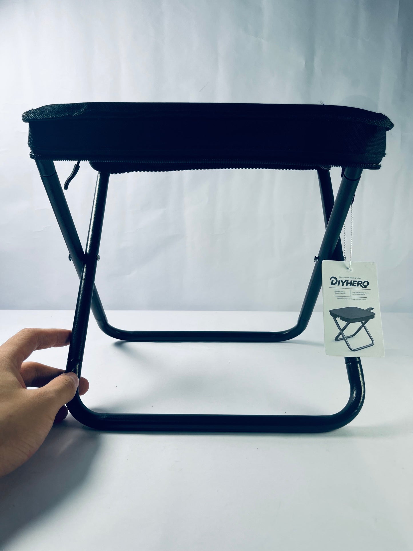 DIYHERO Comfortable Folding Chairs,Fabric Upholstered Event Chairs,Suitable for indoor and outdoor use,Compact Design for Camping, Beach, Picnics, and Outdoor Events.