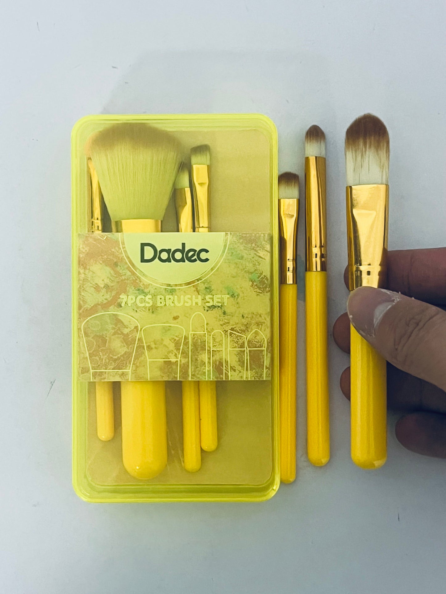 Dadec Makeup Brushes Premium Synthetic Foundation Powder Concealers Eye Shadows 7 Pcs Makeup Beginner or Professional with Travel Case