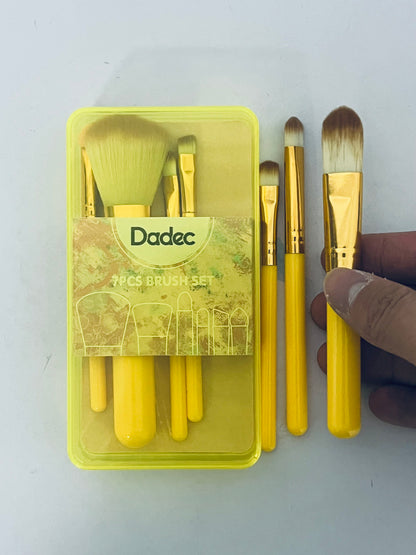Dadec Makeup Brushes Premium Synthetic Foundation Powder Concealers Eye Shadows 7 Pcs Makeup Beginner or Professional with Travel Case