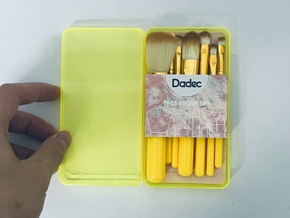 Dadec Makeup Brushes Premium Synthetic Foundation Powder Concealers Eye Shadows 7 Pcs Makeup Beginner or Professional with Travel Case