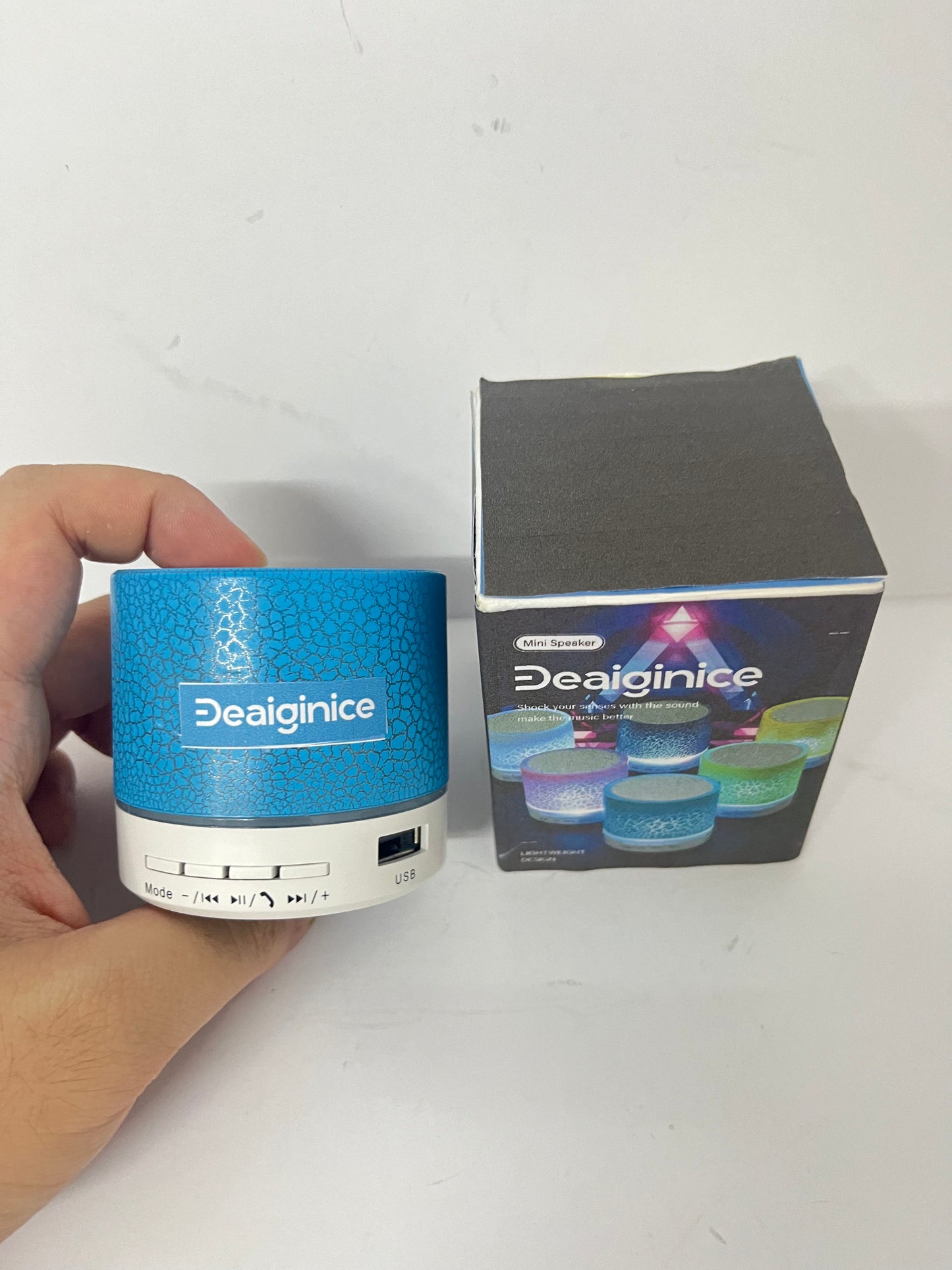 Deaiginice Portable Mini Speaker, Super Bass Stereo Rechargeable Speaker with LED Lights