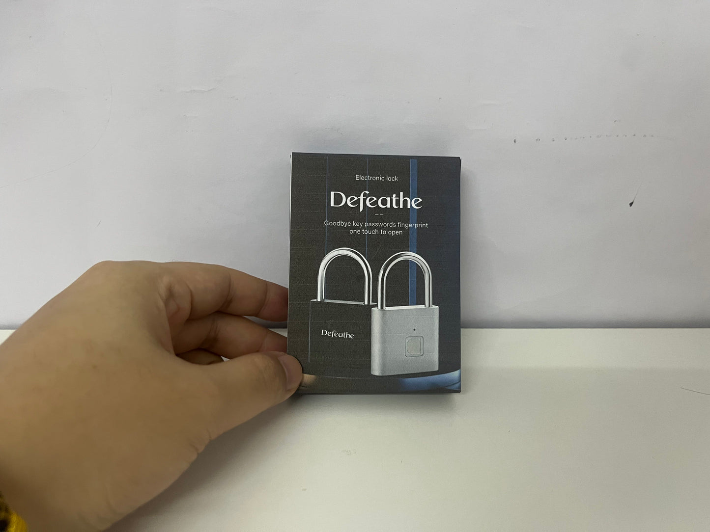 Defeathe Fingerprint Smart Electronic Padlock Key-Free Convenient Protection Item