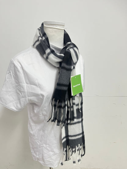 【Desertree Plaid Fringe Scarf】—— Stylish & Warm Accessory for Daily Outfits