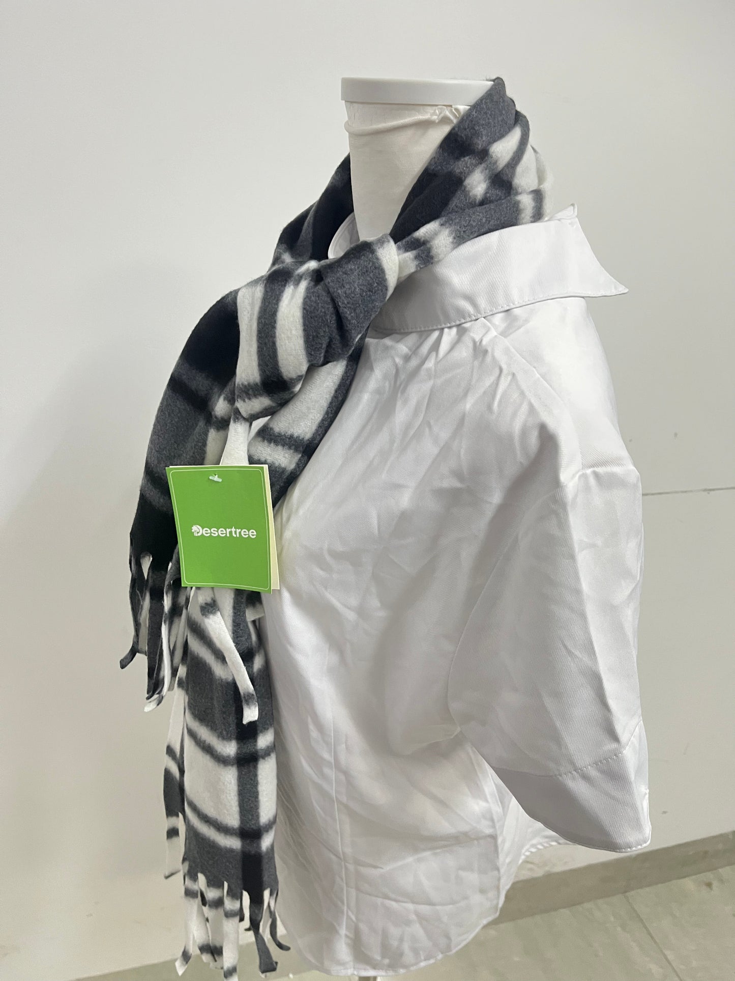 【Desertree Plaid Fringe Scarf】—— Stylish & Warm Accessory for Daily Outfits