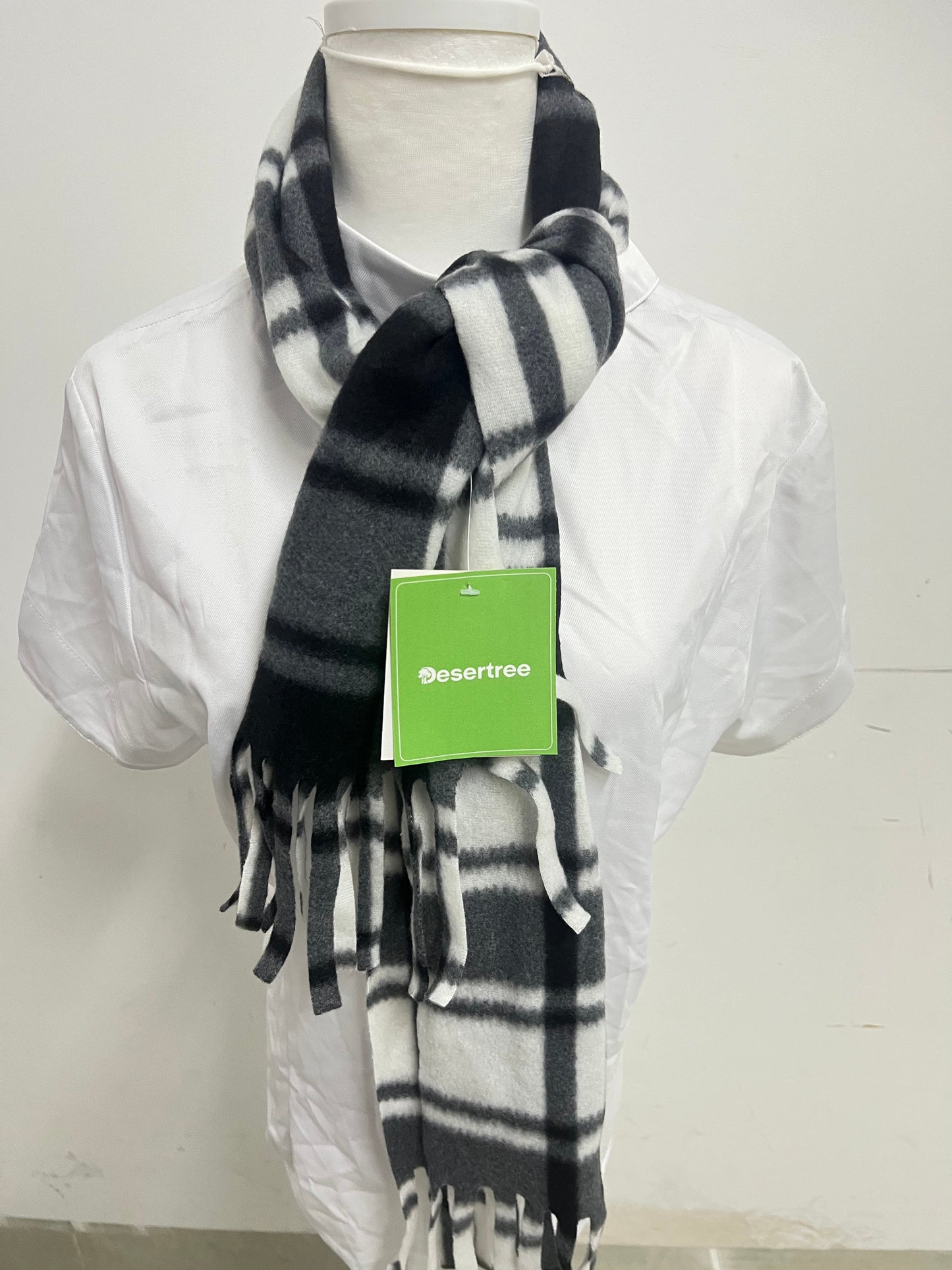 【Desertree Plaid Fringe Scarf】—— Stylish & Warm Accessory for Daily Outfits