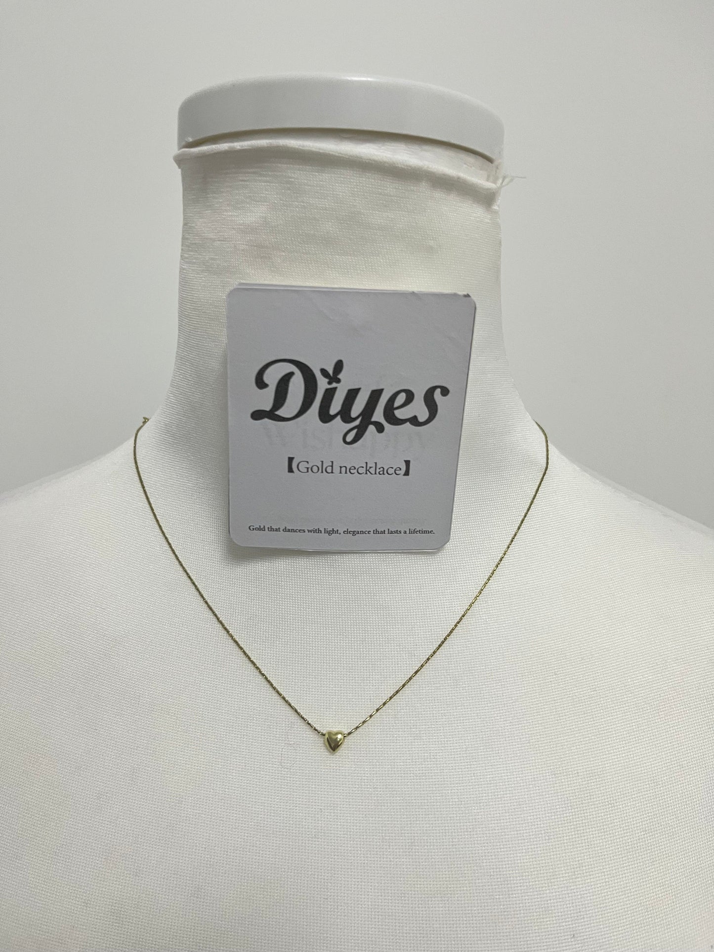 Diyes Dainty Gold Heart Necklace, Minimalist Heart Pendant Necklace for Women, Elegant Gold Chain Necklace for Daily Wear, Gift for Her