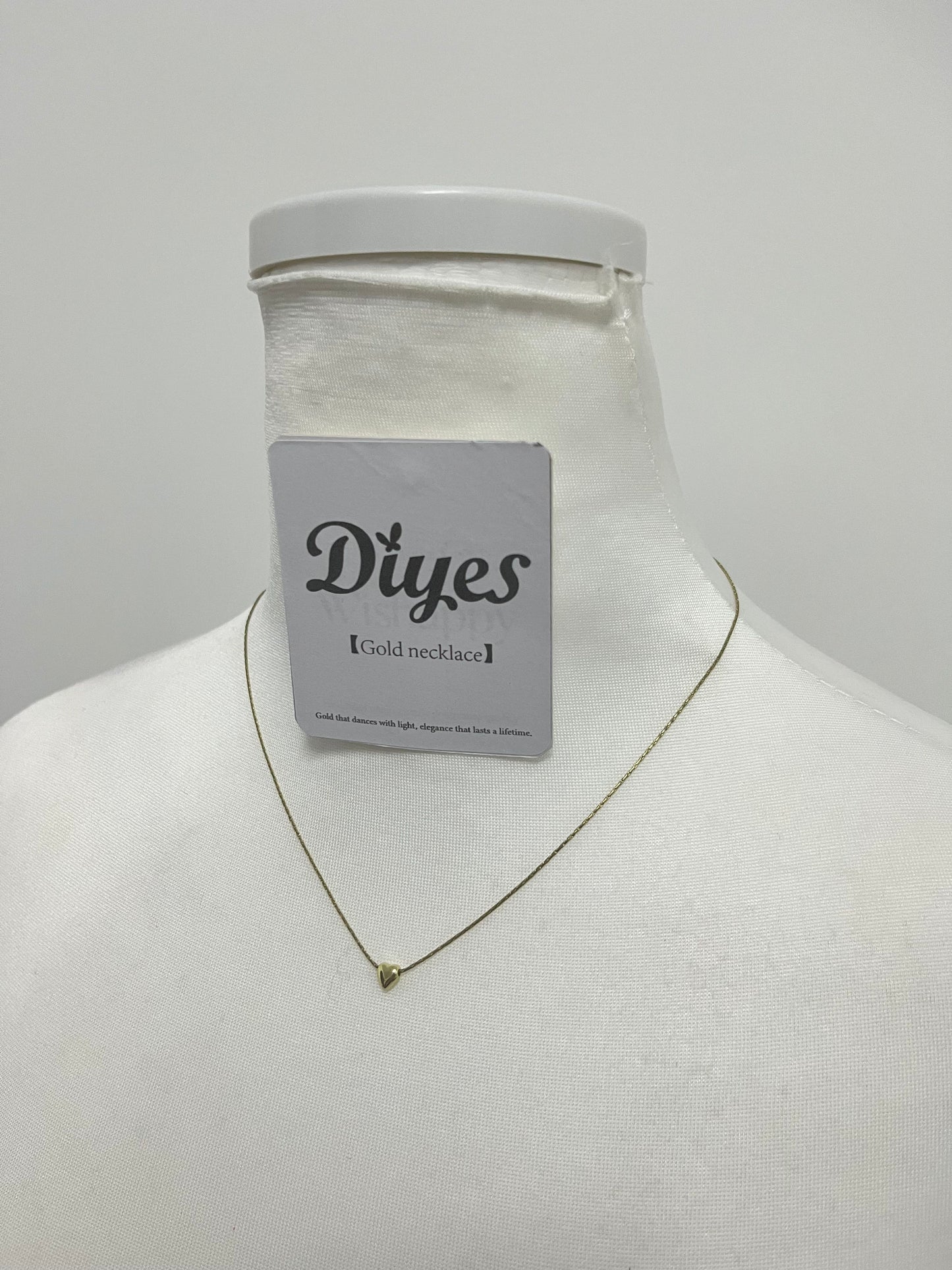 Diyes Dainty Gold Heart Necklace, Minimalist Heart Pendant Necklace for Women, Elegant Gold Chain Necklace for Daily Wear, Gift for Her