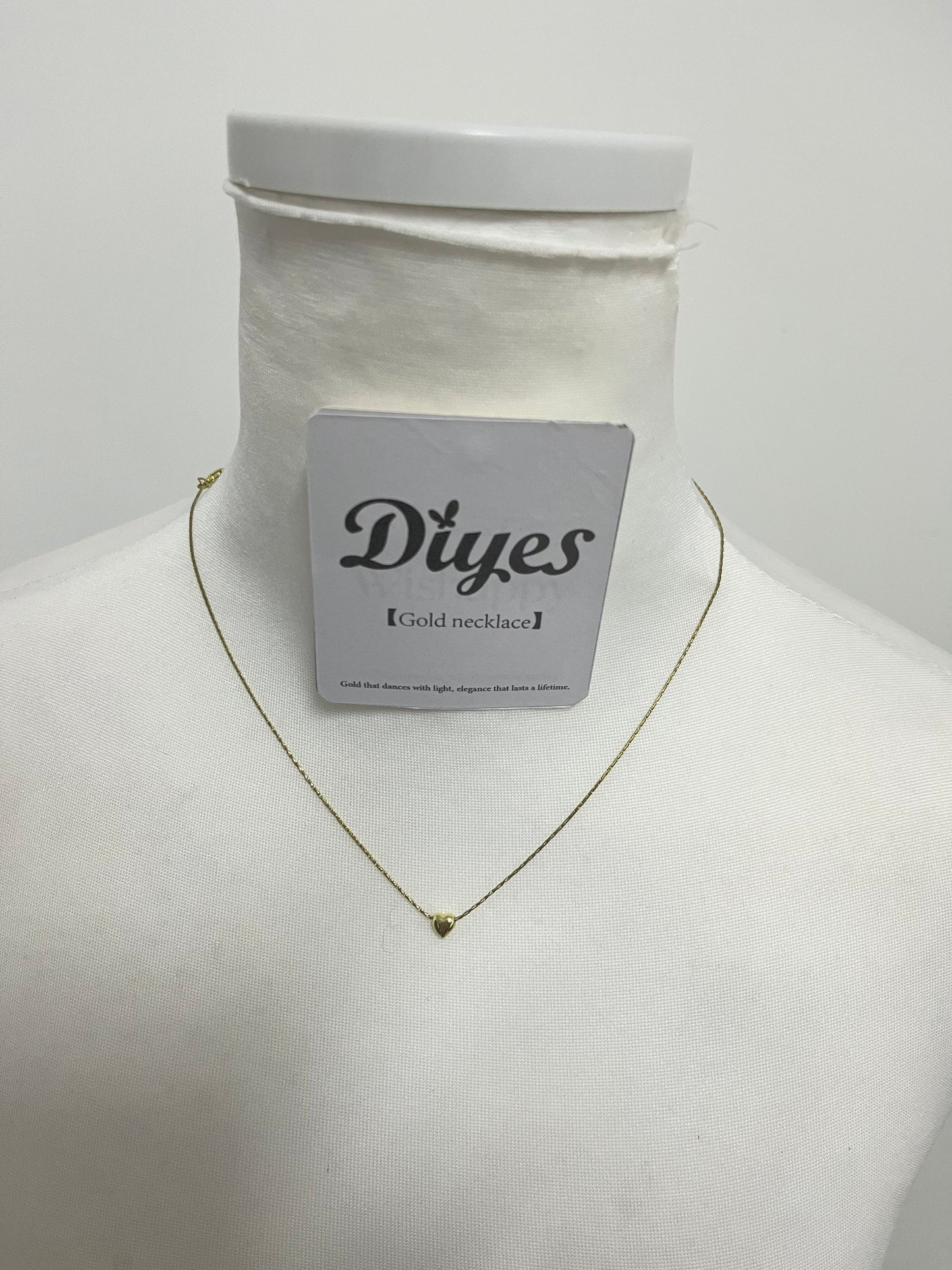 Diyes Dainty Gold Heart Necklace, Minimalist Heart Pendant Necklace for Women, Elegant Gold Chain Necklace for Daily Wear, Gift for Her