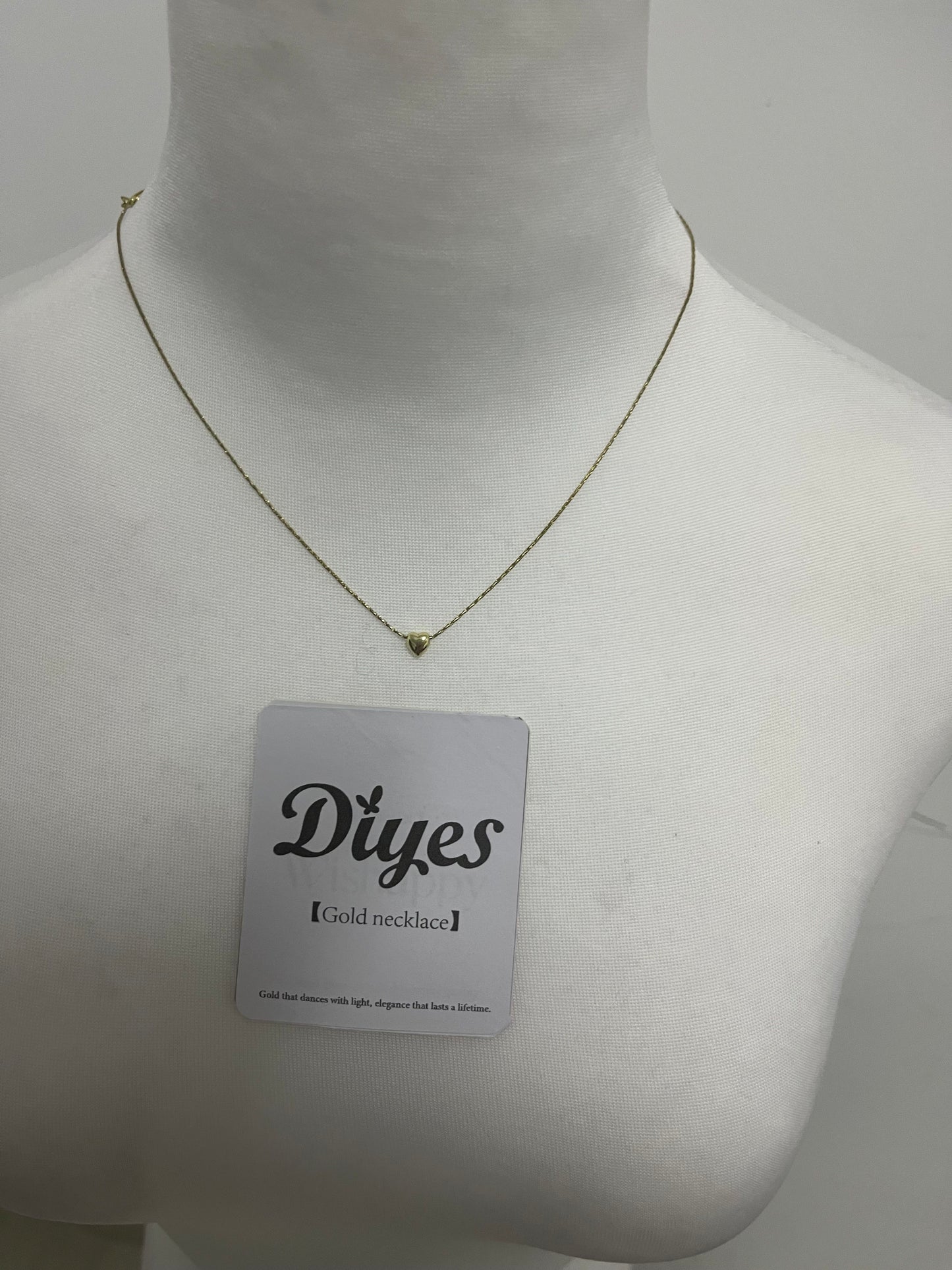 Diyes Dainty Gold Heart Necklace, Minimalist Heart Pendant Necklace for Women, Elegant Gold Chain Necklace for Daily Wear, Gift for Her