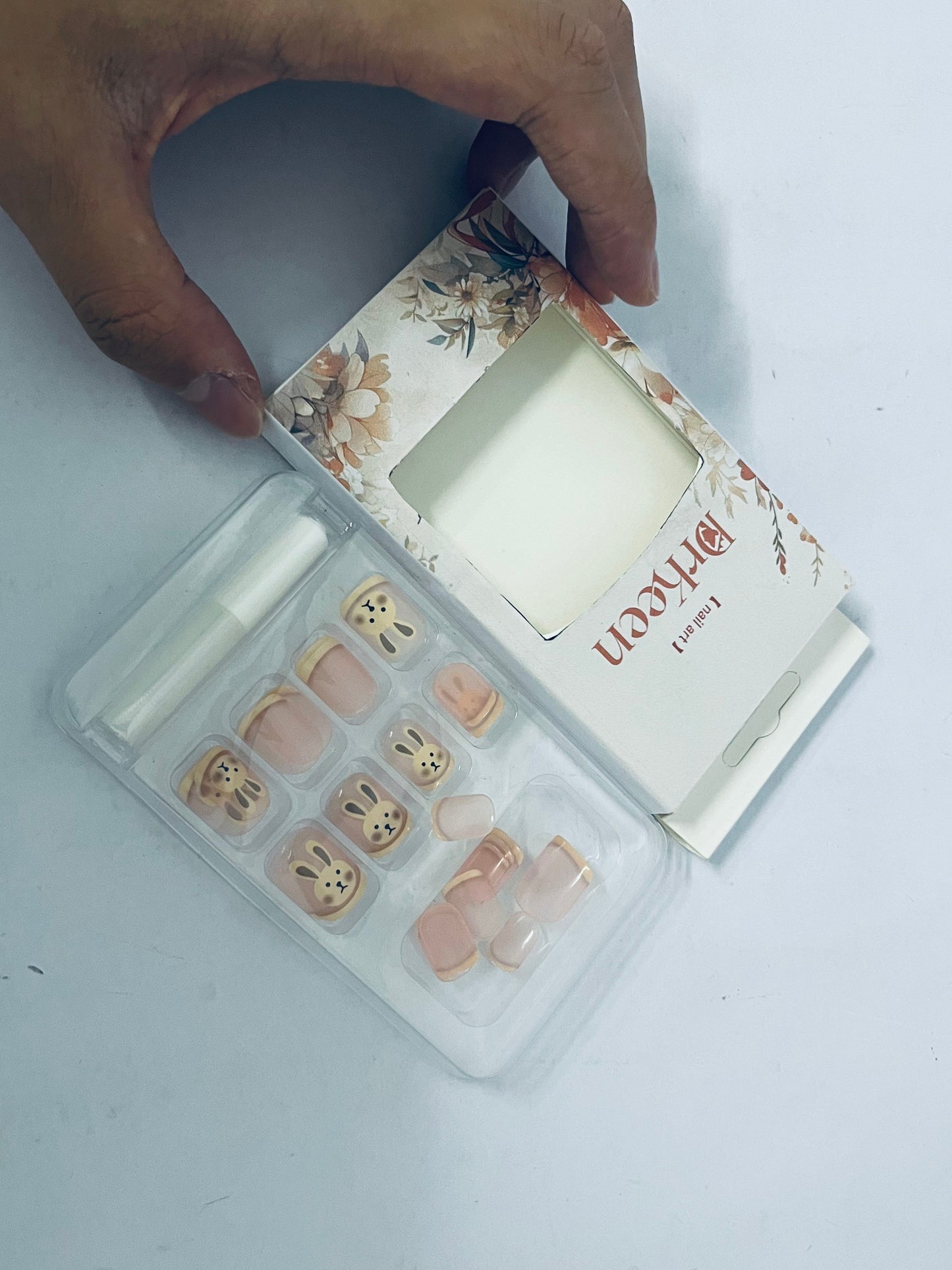 DrKeen False nails Fall Press on Nails Short Square Fake Nails Brown False Nails with Little bunny Design Cute Press on Nails Glossy Acrylic Nails Stick on Nails for Women and Girls Jelly Press on Nails 24Pcs