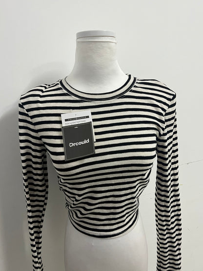 【Drcould Black & White Striped Ribbed Crop Top】—— Trendy & Versatile Daily Wear