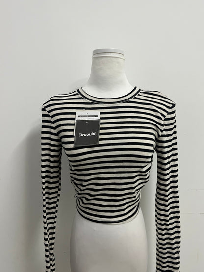 【Drcould Black & White Striped Ribbed Crop Top】—— Trendy & Versatile Daily Wear