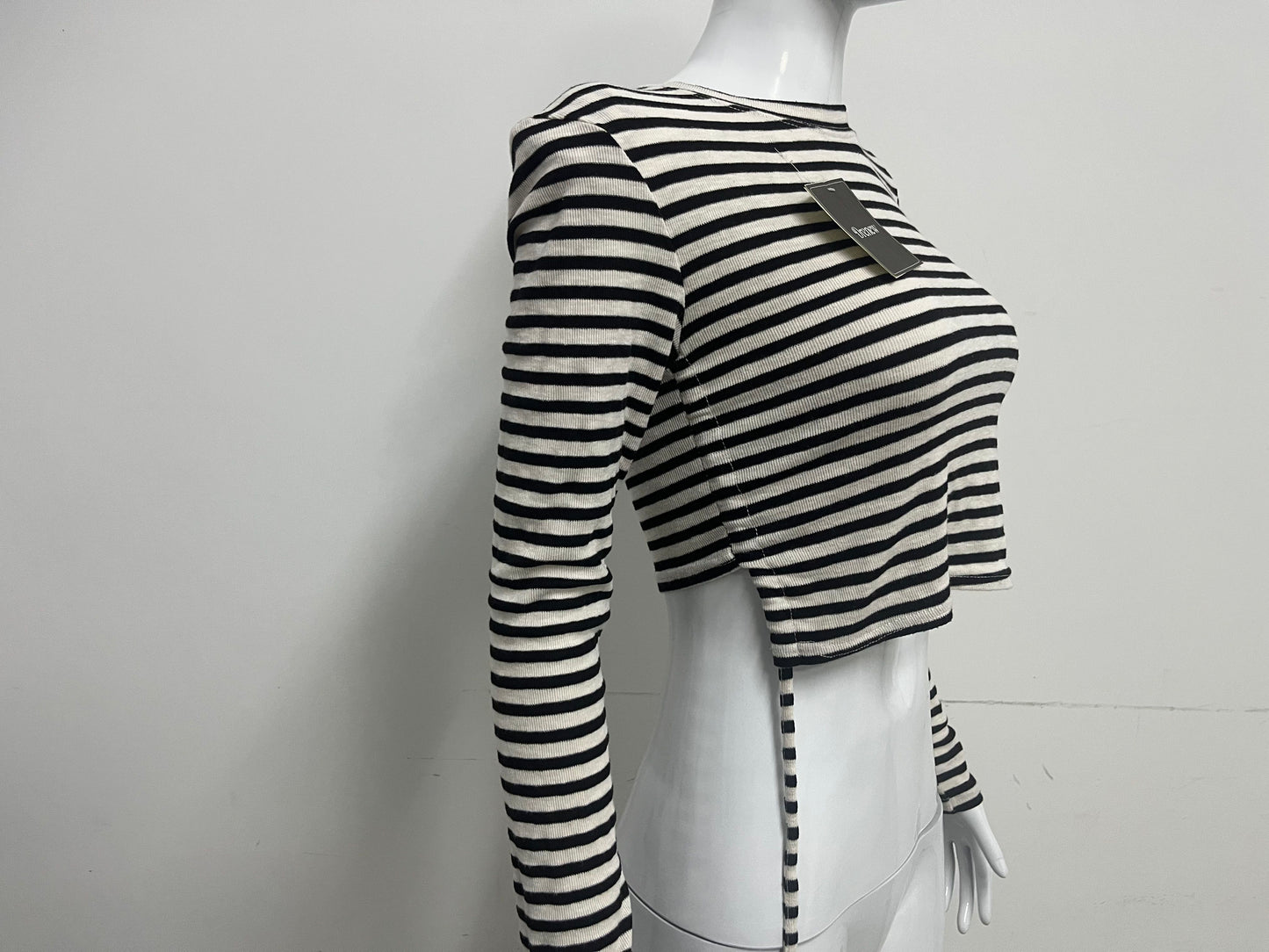 【Drenew Striped Ribbed Cropped Top】—— Timeless Style with Modern Edge