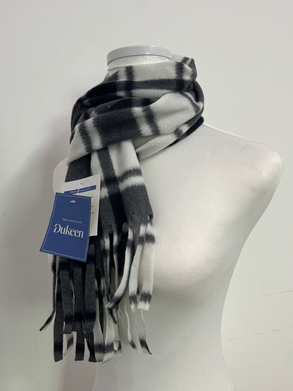 Dukeen Scarfs Black and White Plaid Fringe Scarf - A Fashionable Choice for Autumn and Winter Retro Style and Warmth