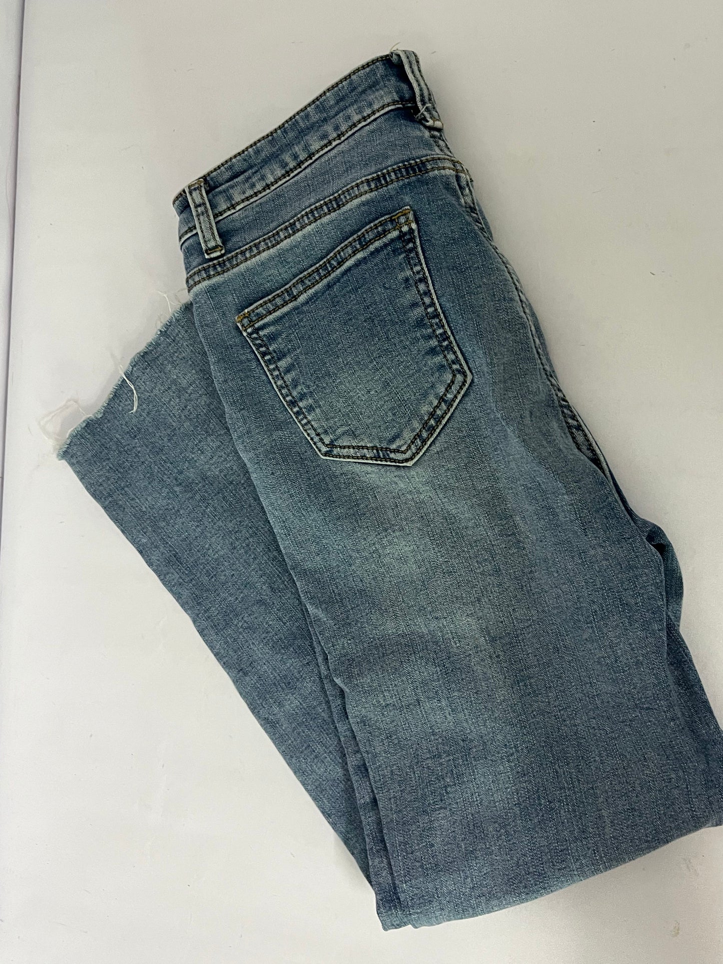 Dukeen Light Blue Frayed Jeans - A Must-have for Daily Wear with Retro and Trendy Style