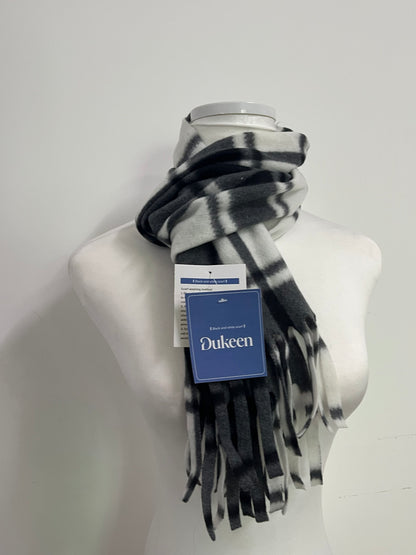 Dukeen Scarfs Black and White Plaid Fringe Scarf - A Fashionable Choice for Autumn and Winter Retro Style and Warmth