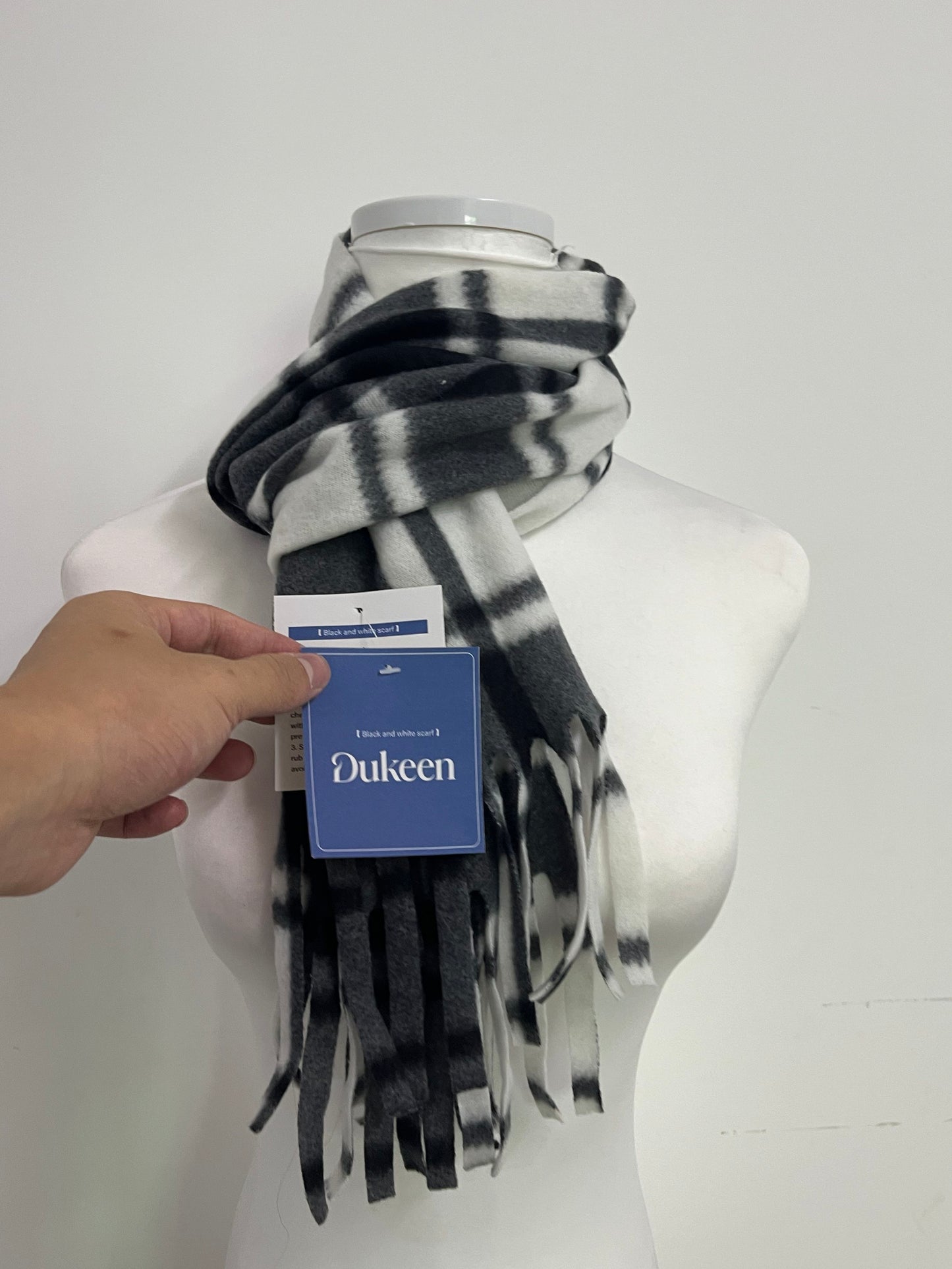 Dukeen Scarfs Black and White Plaid Fringe Scarf - A Fashionable Choice for Autumn and Winter Retro Style and Warmth