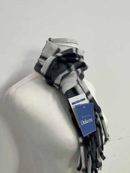 Dukeen Scarfs Black and White Plaid Fringe Scarf - A Fashionable Choice for Autumn and Winter Retro Style and Warmth