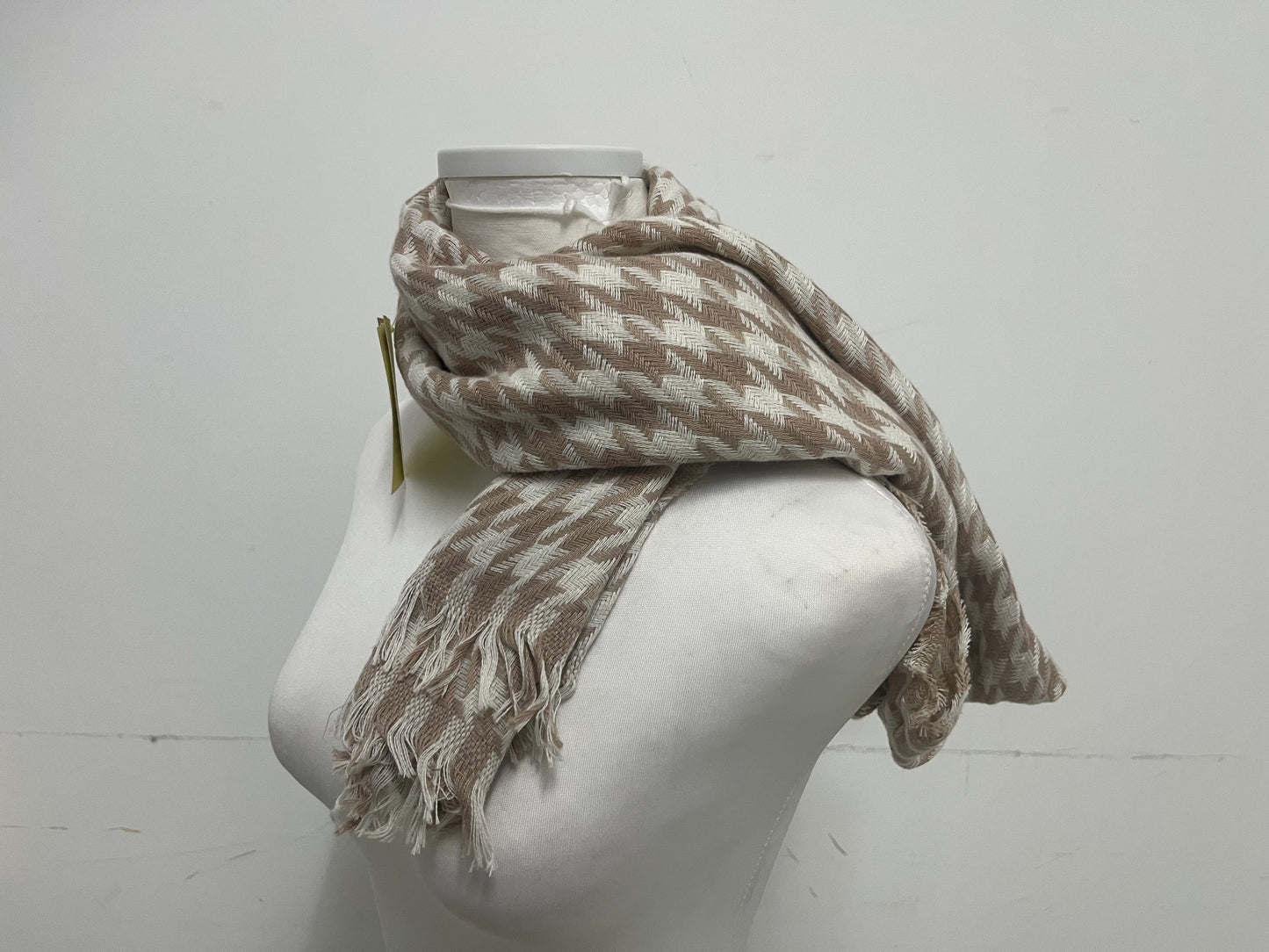 【Easelion Beige Herringbone Plush Scarf】—— Stylish & Cozy Accessory for Daily Layering