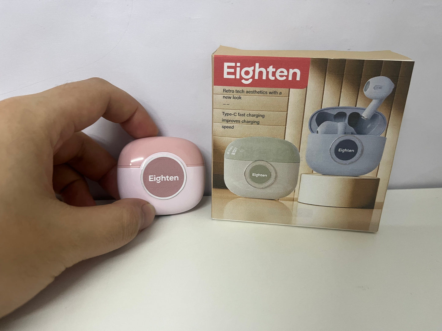 Eighten Retro Tech-Style Wireless Earbuds A Stylish & High-Quality Audio Essential for Commutes & Entertainment