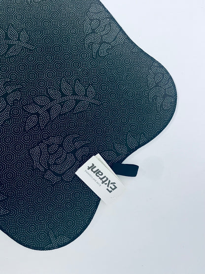 Extrant Automobile seat cushions  , Ice Silk Non-Slip Car Front Seat Cushion Pads, Thin Breathable Seats Protector Pad, Universal Auto Interior Seats Cooler Accessories for Long Driving