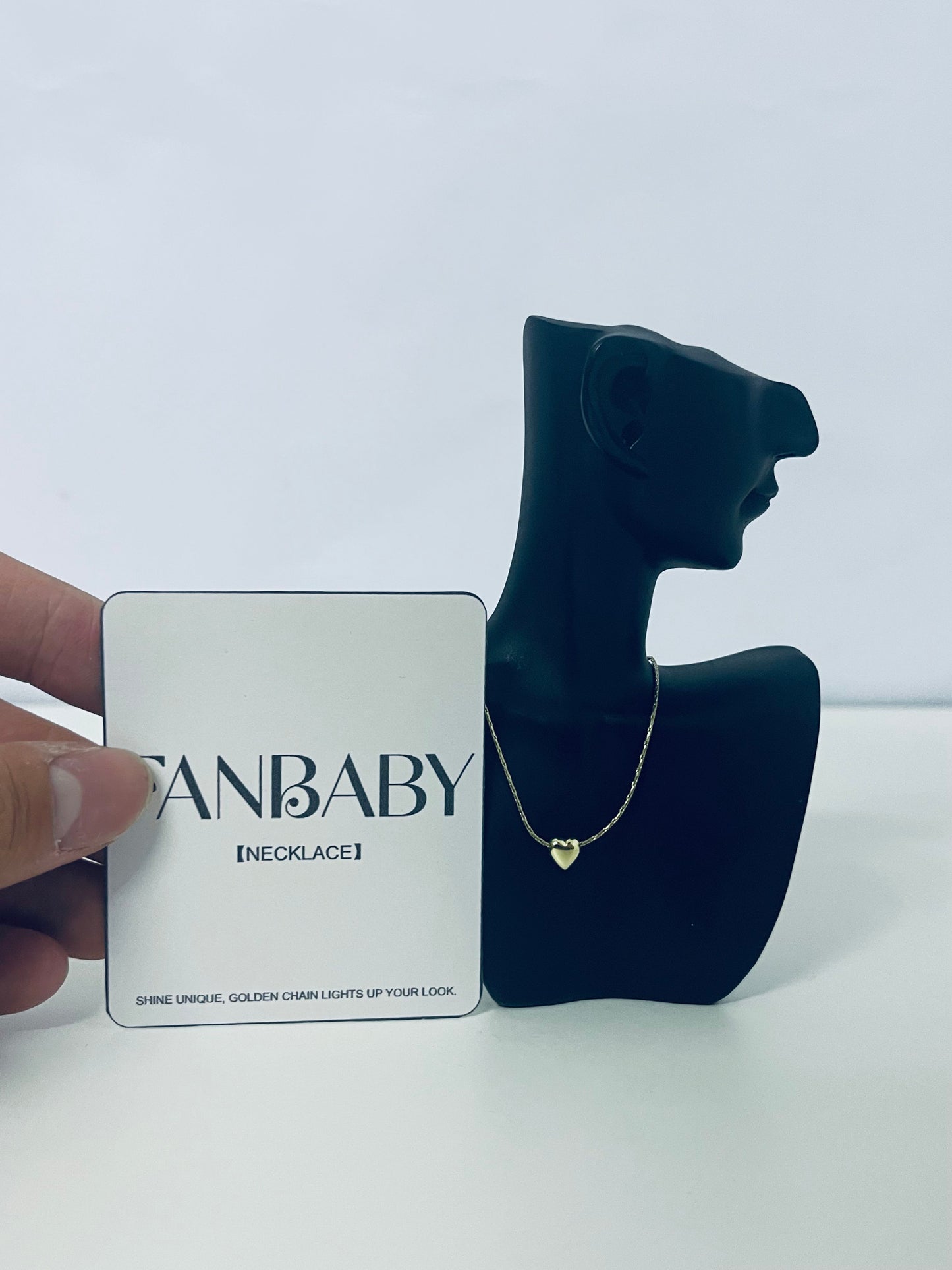 FANBABY Golden Heart Necklace Minimalist & Exquisite Niche Design A Romantic Expression of Neck Tenderness