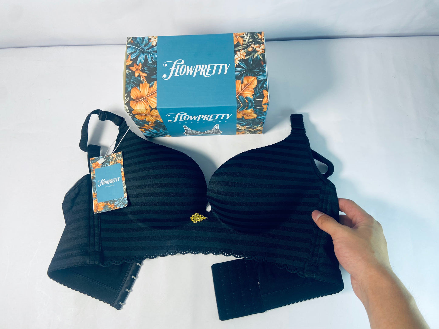 FLOWPRETTY Womens Soft Comfortable No Underwire Bras V Neck Seamless Push Up Bralettes Full Coverage Tshirt Brassiere