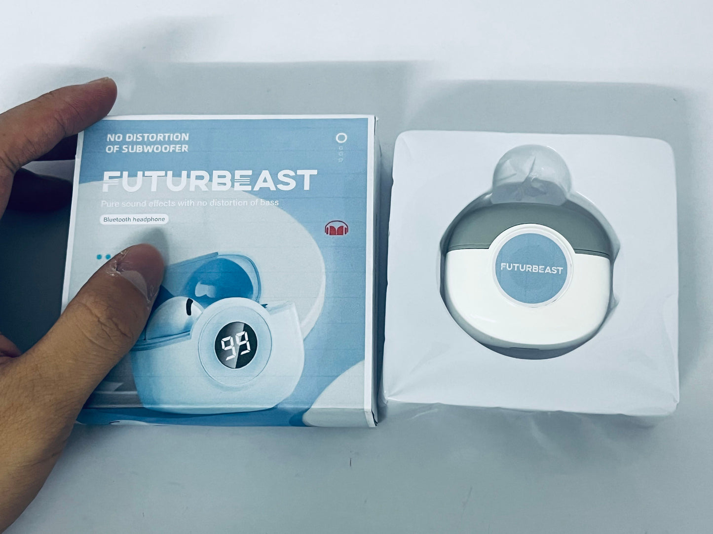 FUTURBEAST Wireless Earbuds, Bluetooth with Long Playtime, Waterproof Dustproof Mini True Earphone Touch Control Earphone for Fitness Sport Work Travel Gaming