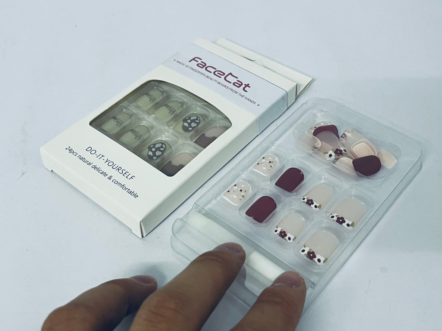 FaceCat Press on Nails Square, Flower Press on Nails Short, French Tip Press on Nails Medium, Flower False Nails, Glue on Nails, Gel Fake Nails for Women