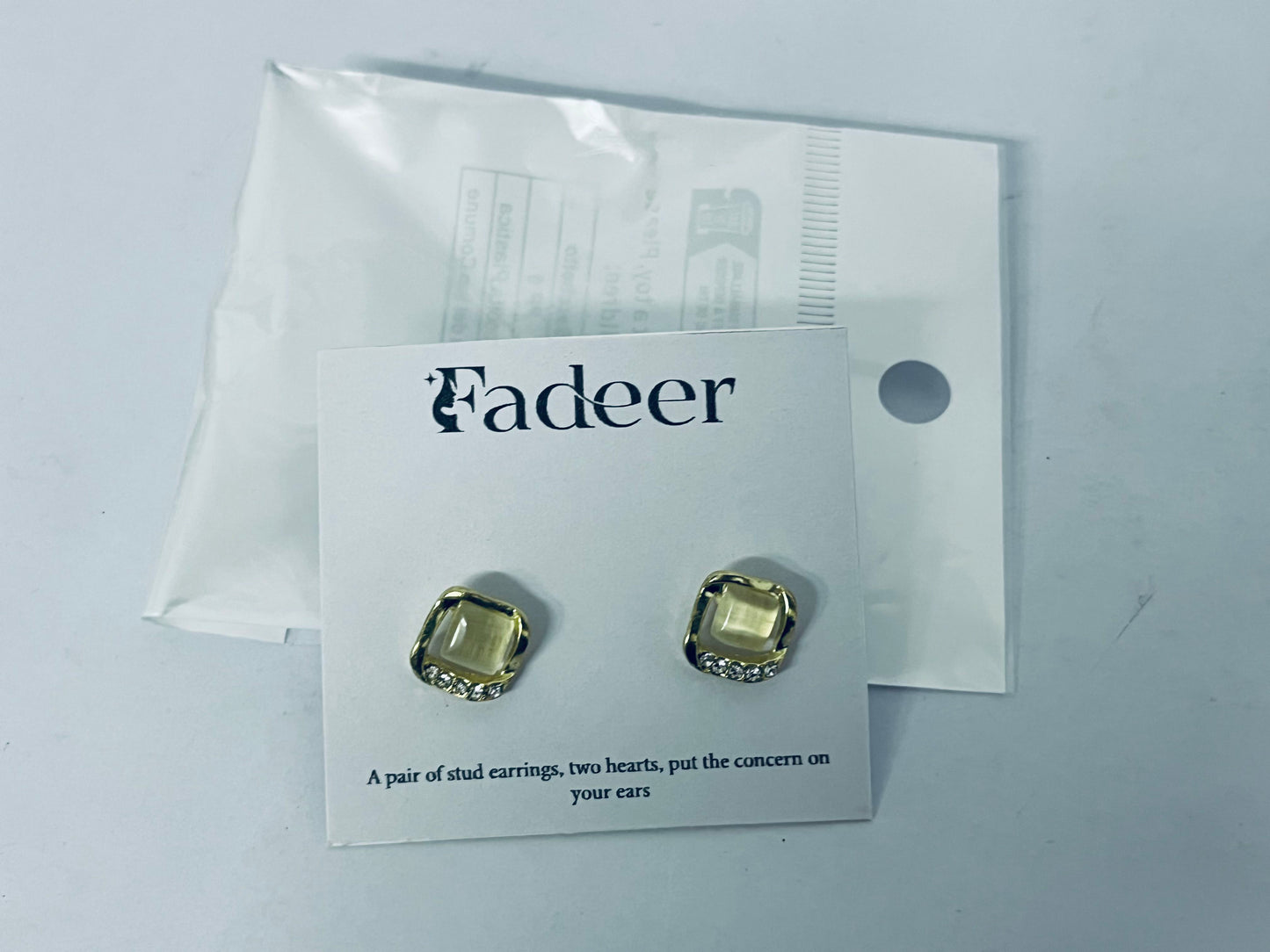 Fadeer Crystal Stud Earrings for Women Gifts Fashion Jewelry