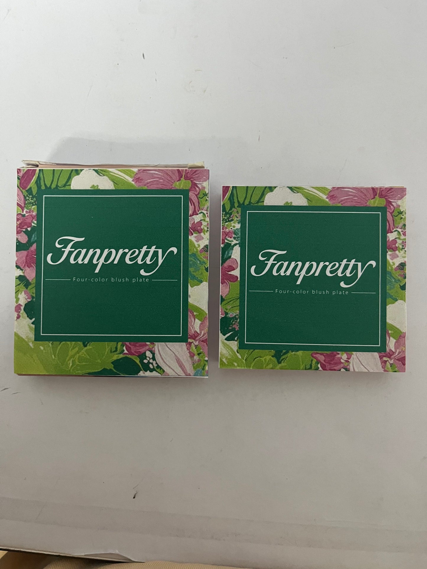 Fanpretty Eyeshadow palettes 4 Colors Blush Palette for Cheeks with Make Up Brush,Face Matte Contour Blush Makeup Palette,Buildable Shimmer Facial Cheek Blusher Shades,Blendable Cosmetic Makeup Blush