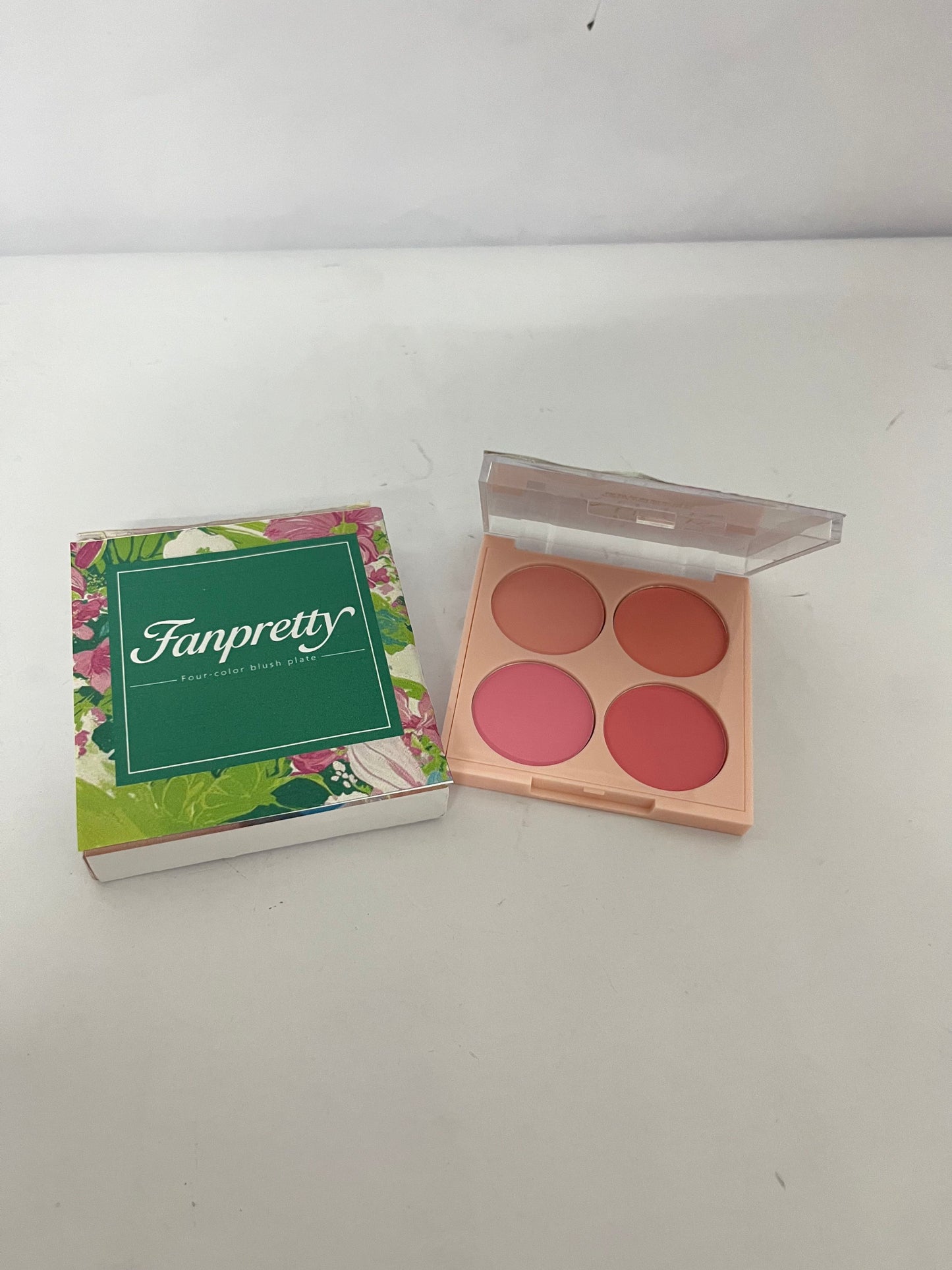 Fanpretty Eyeshadow palettes 4 Colors Blush Palette for Cheeks with Make Up Brush,Face Matte Contour Blush Makeup Palette,Buildable Shimmer Facial Cheek Blusher Shades,Blendable Cosmetic Makeup Blush