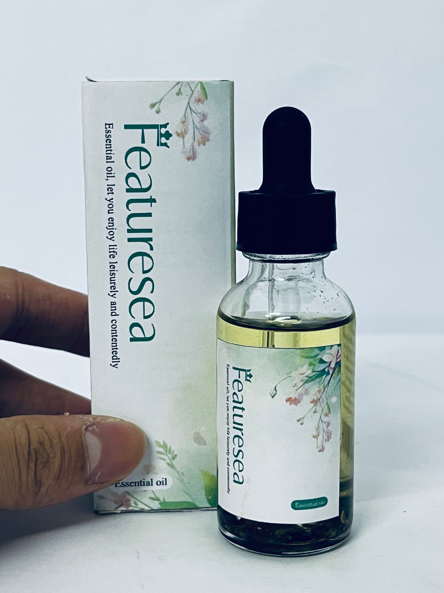 Featuresea Frankincense Essential Oil, 100% Pure & Natural Frankincense Oil for Hair, Face, Body Massage, Lift Skin, Aromatherapy, Bath