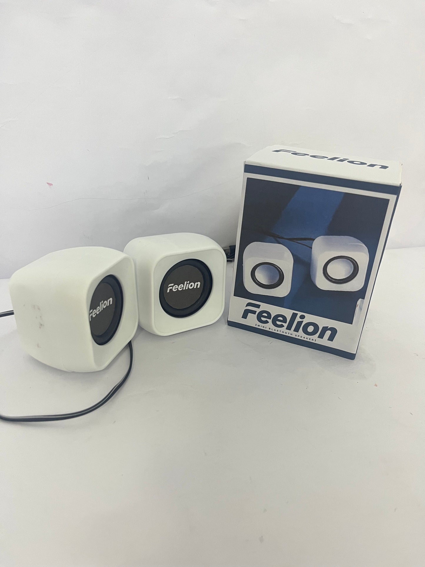 Feelion Desktop Speaker USB Powered Heavy Subwoofer Mini LED Speaker for Computer Laptop, Plug and Play, Enhance Entertainment with Palm Sized Beautiful LED Design (Upgraded Version White)