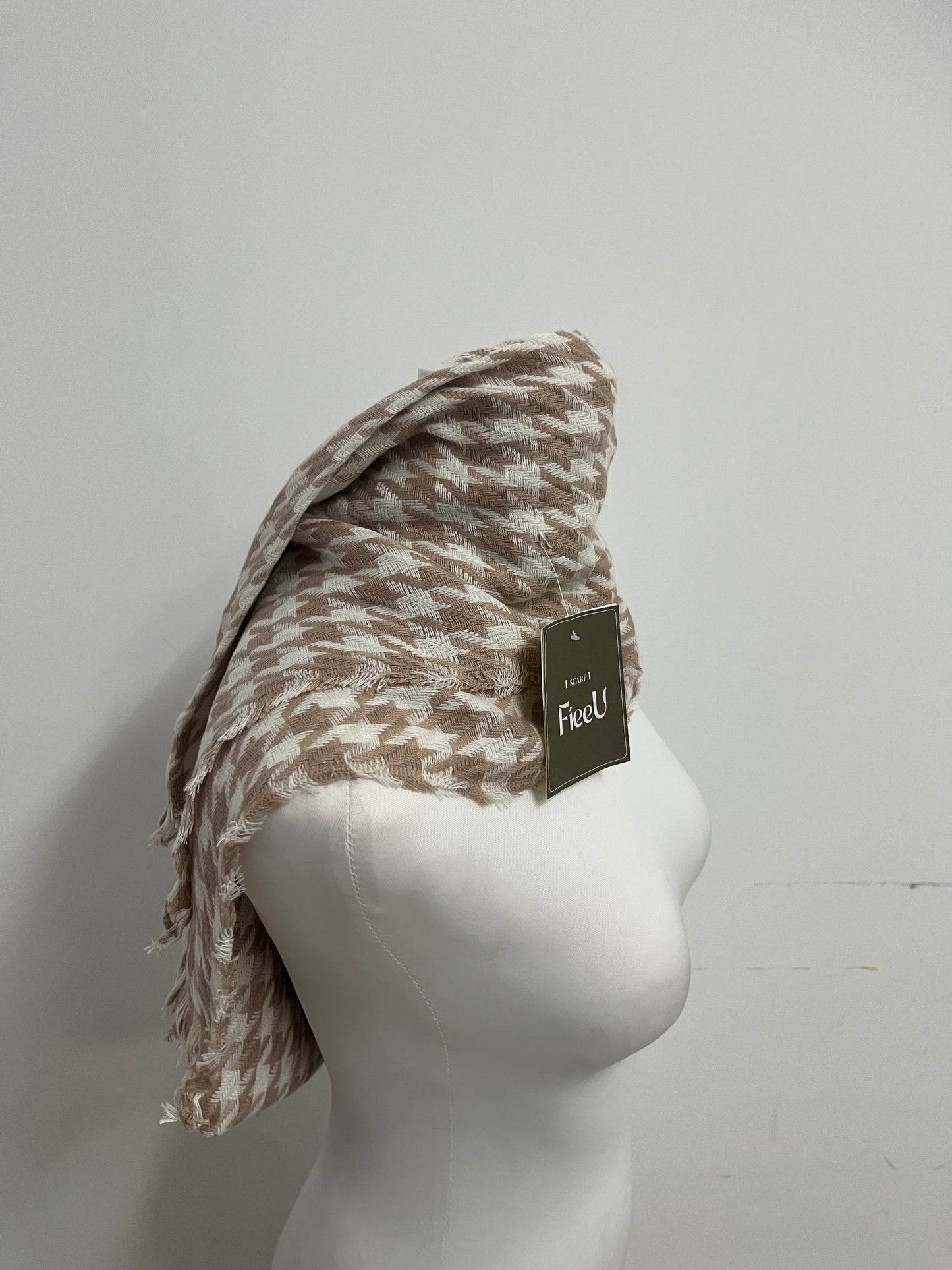 FieeU Brown Houndstooth Scarf - Classic Design for Casual & Dressy Looks