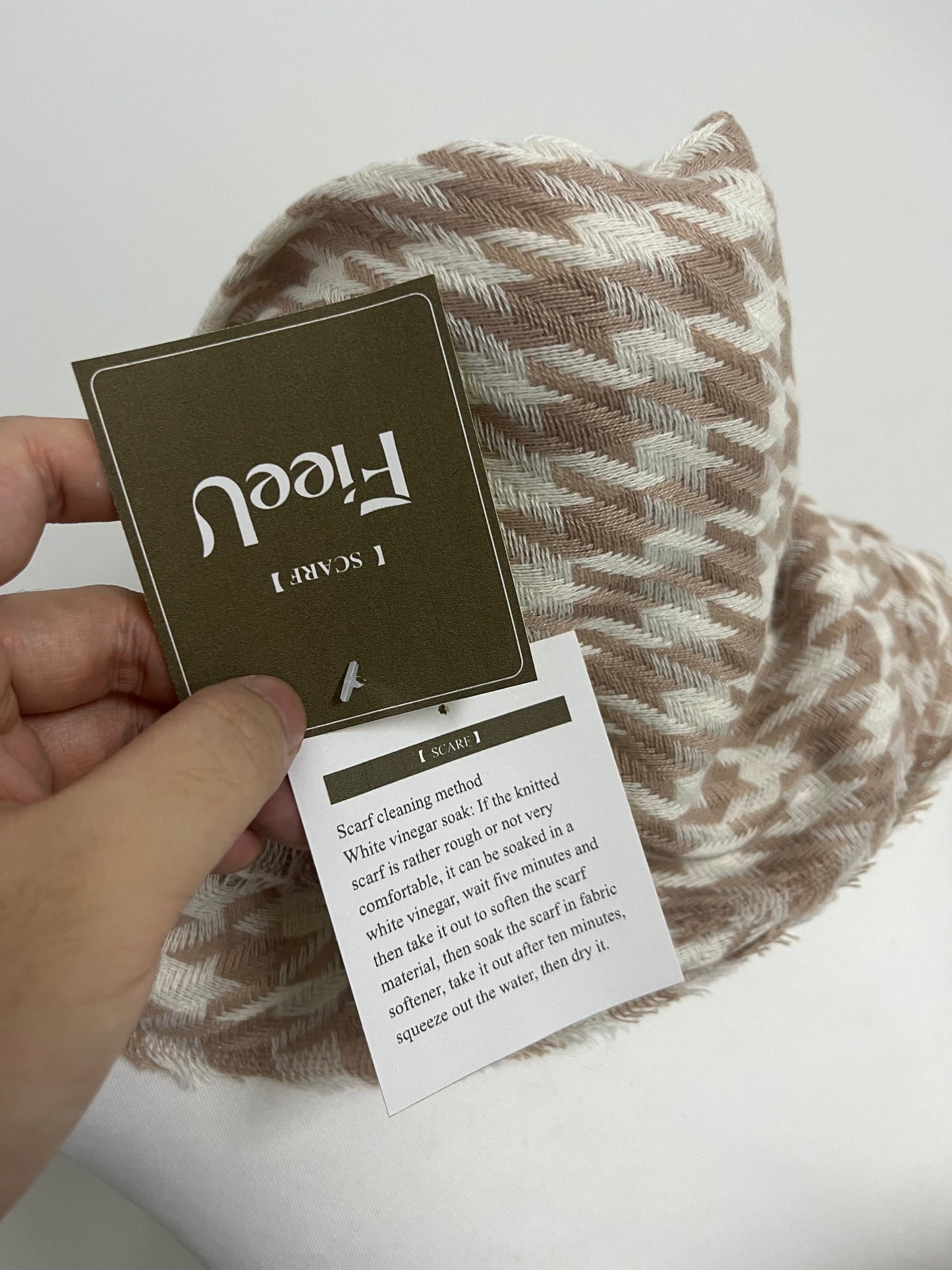 FieeU Brown Houndstooth Scarf - Classic Design for Casual & Dressy Looks