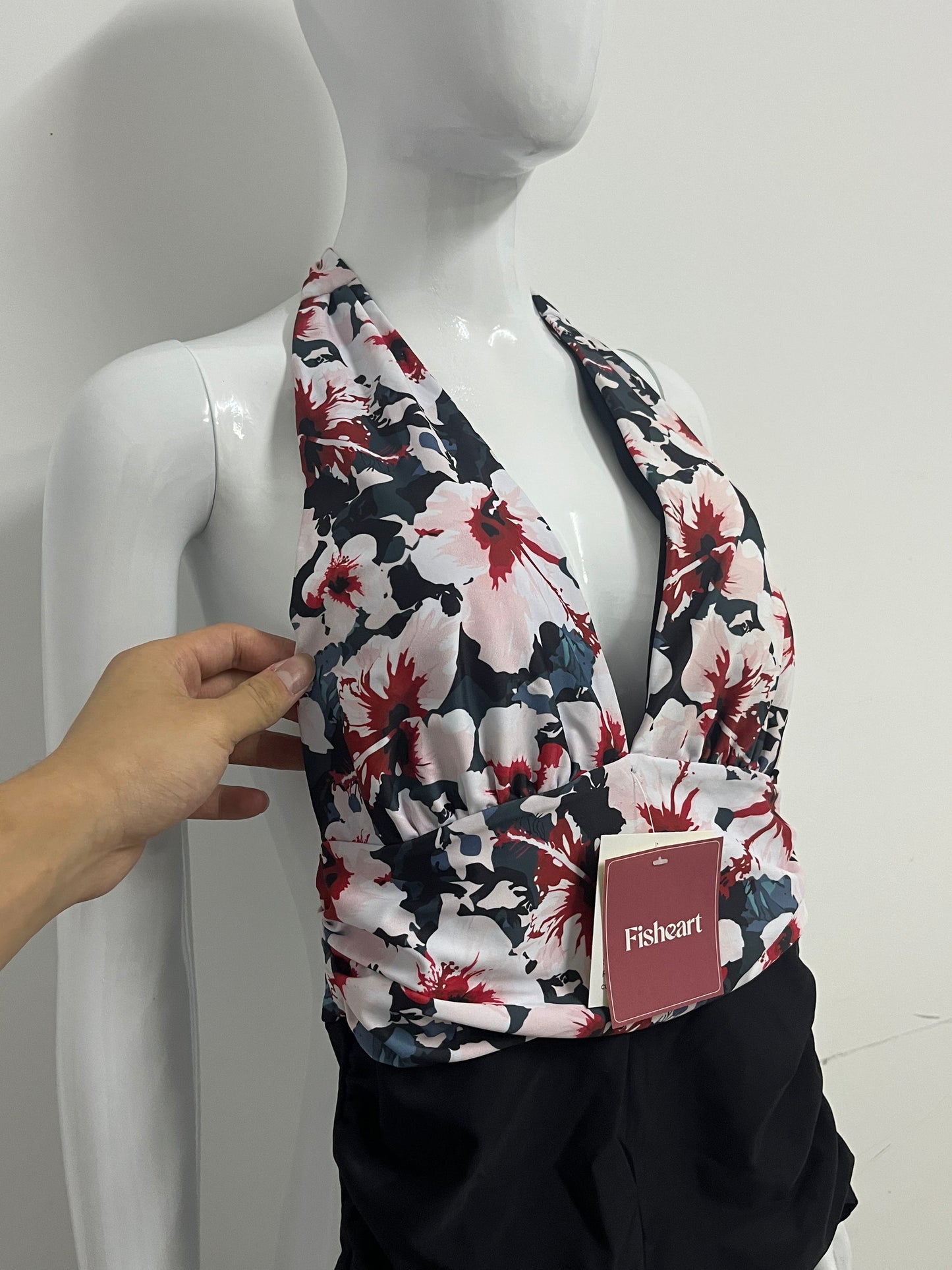 【Fisheart Halter Floral Swimsuit】—— Stylish & Flattering Beach Wear