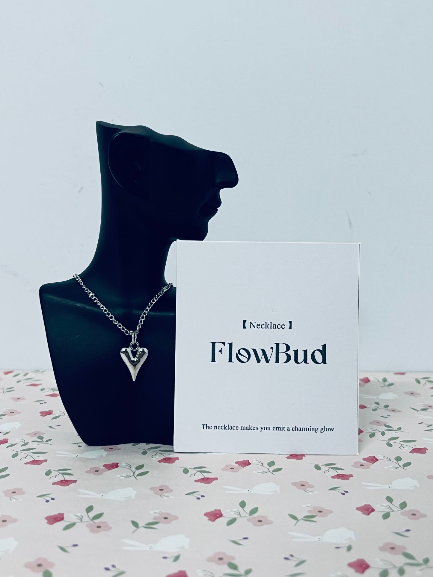 FlowBud Silver Necklace Women,Stainless Steel Chain Necklace Woman Heart Women Necklace Pendant Silver