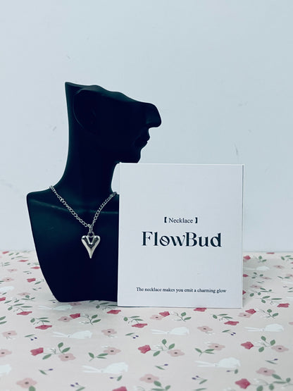 FlowBud Silver Necklace Women,Stainless Steel Chain Necklace Woman Heart Women Necklace Pendant Silver