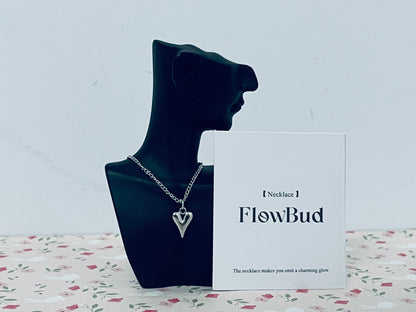 FlowBud Silver Necklace Women,Stainless Steel Chain Necklace Woman Heart Women Necklace Pendant Silver