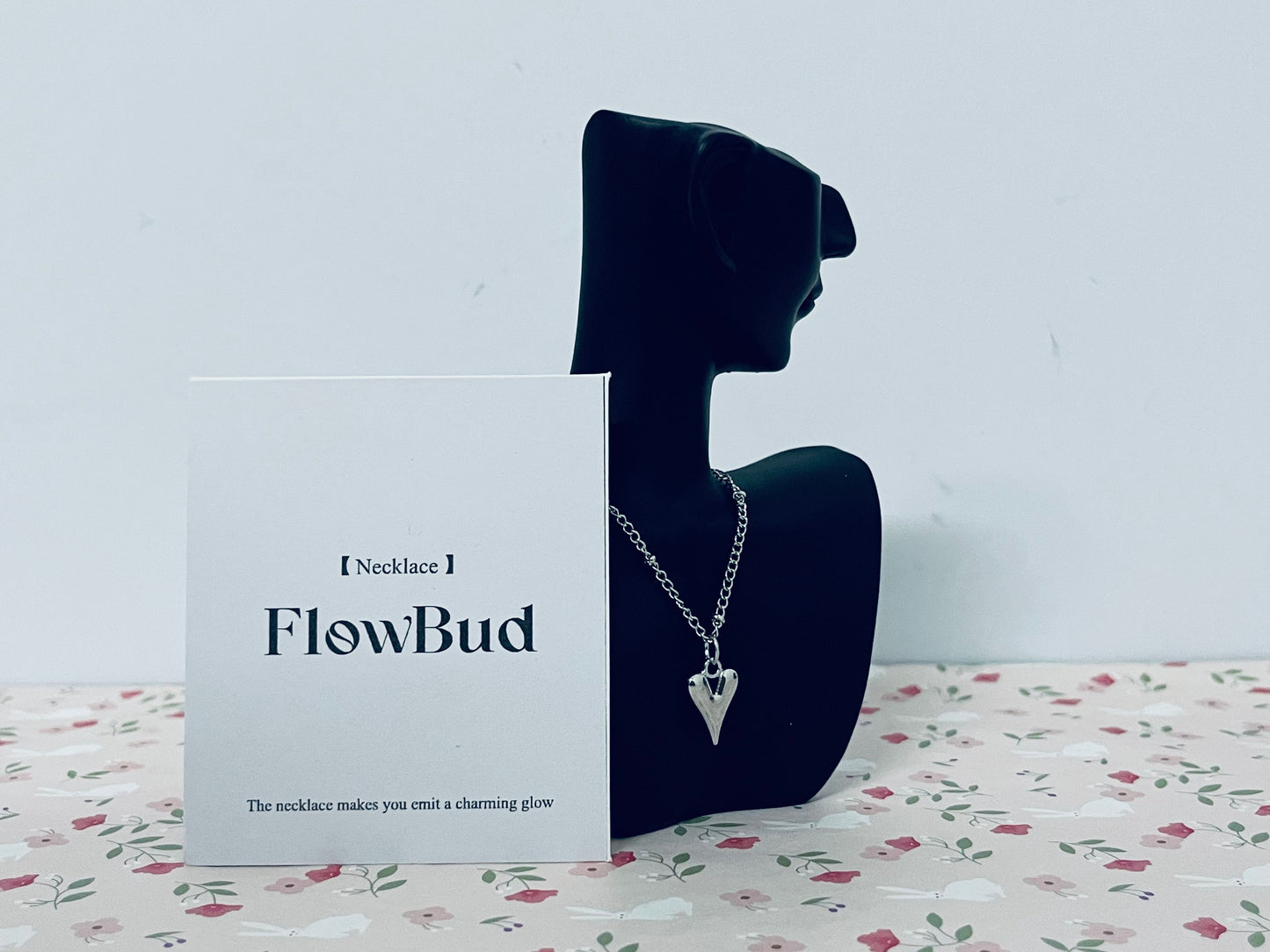 FlowBud Silver Necklace Women,Stainless Steel Chain Necklace Woman Heart Women Necklace Pendant Silver