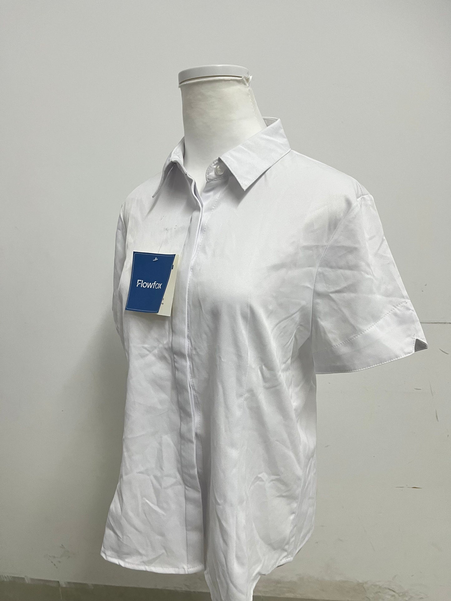 【Flowfox Short-Sleeve White Cotton Shirt】—— Classic & Breathable Daily Essential