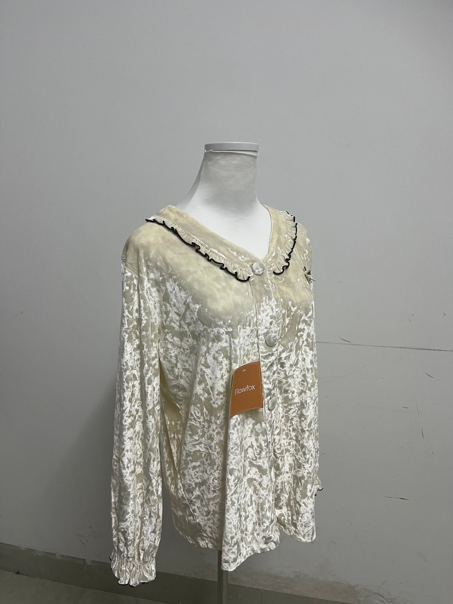【Flowfox Cream Velvet Sleepwear Top】—— Luxurious & Cozy Nightwear Essential